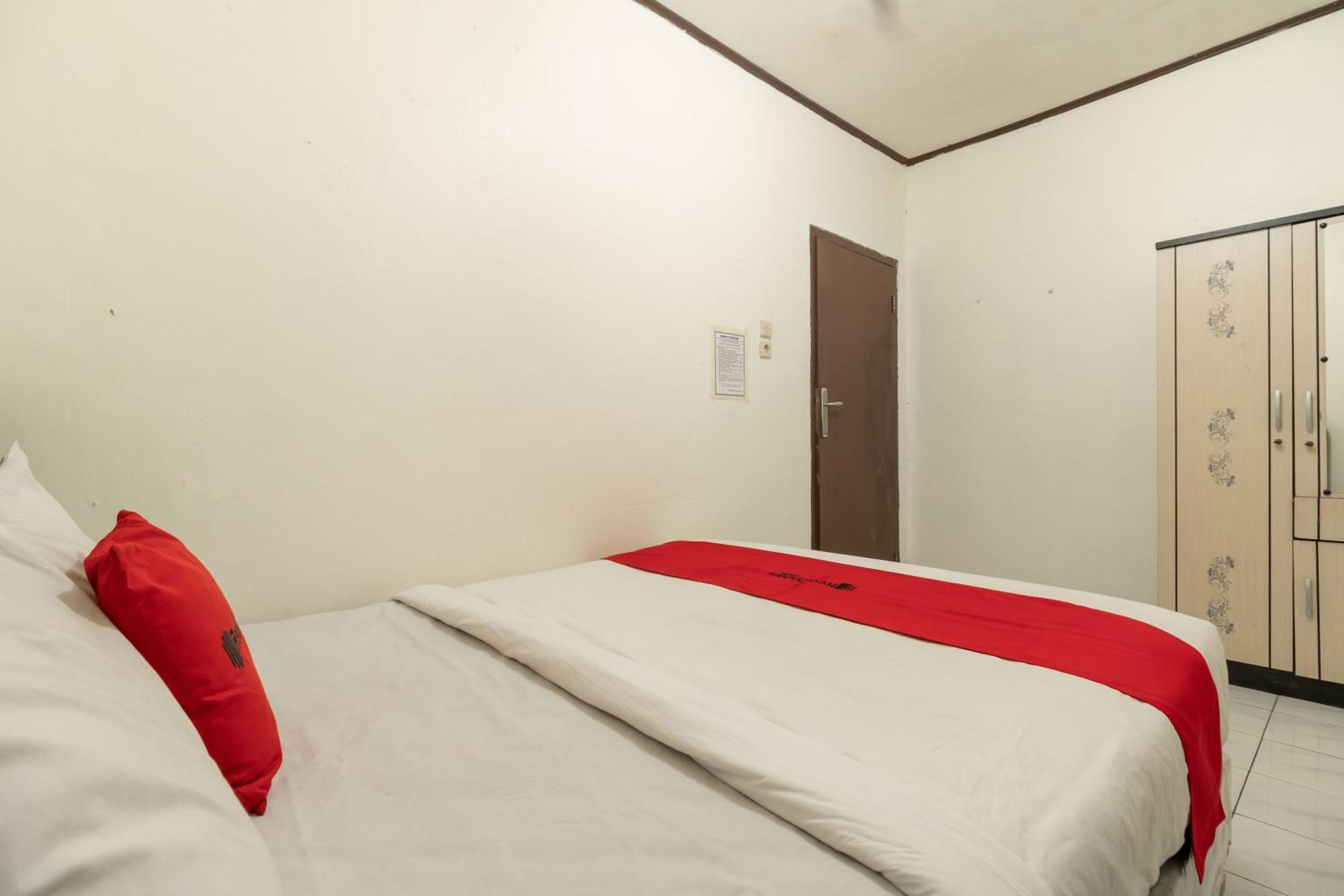 Reddoorz Near Pondok Indah Water Park จาการ์ตา ภายนอก รูปภาพ