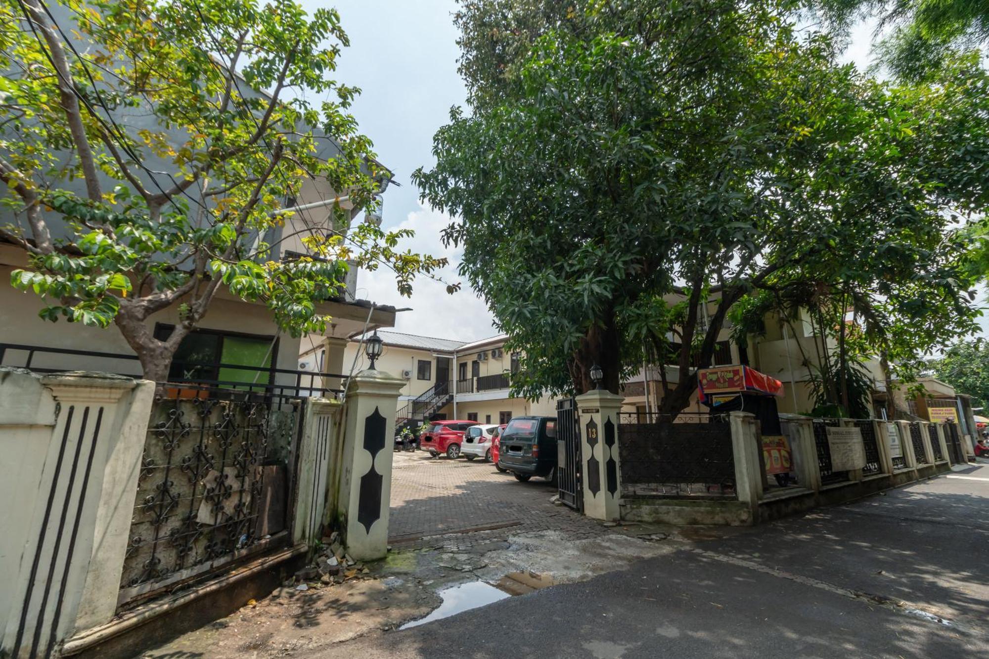Reddoorz Near Pondok Indah Water Park จาการ์ตา ภายนอก รูปภาพ
